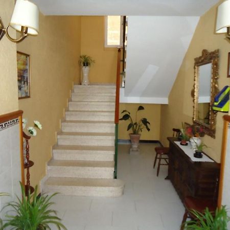 Hostal Los Claveles Baena Exteriér fotografie