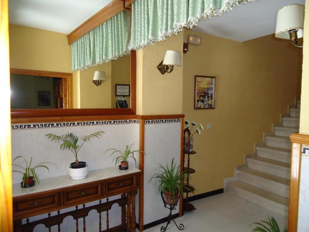 Hostal Los Claveles Baena Exteriér fotografie